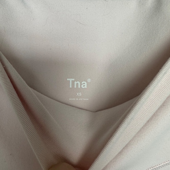 Light pink leggings (Aritzia) - Picture 2 of 4